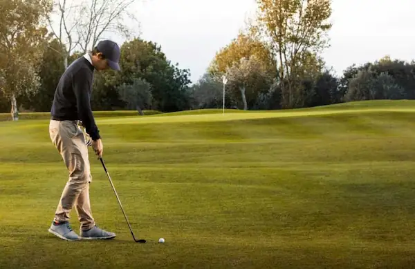 benefits-of-wearing-golf-shoesbenefits-of-wearing-golf-shoes