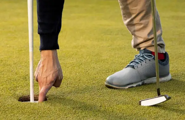 the-importance-of-golf-shoes