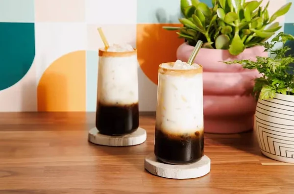 iced-cinnamon-honey-latte