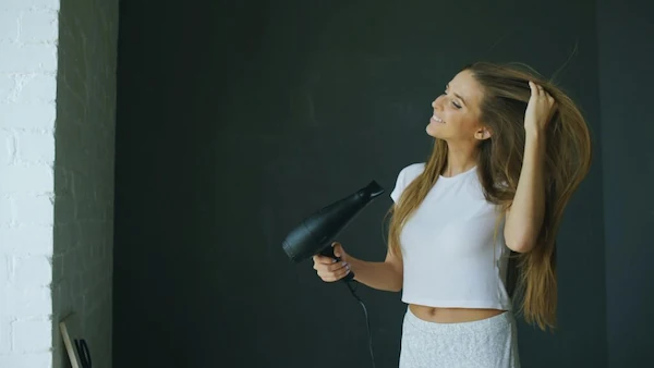 dyson's-price-match-promise-what-canadian-shoppers-should-know